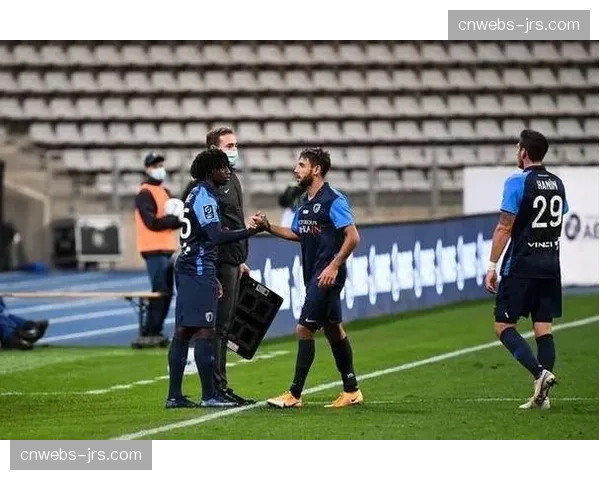 维罗纳1-1战平恩波利,各取一分但仍深陷降级区 维罗纳1-1战平恩波利,各取一分但仍深陷降级区